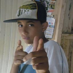Um menino de 15
 anos só sendo feliz :)