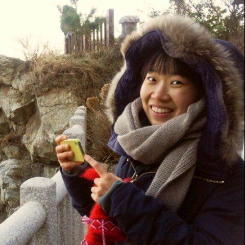 조용한 카페, 도서관 냄새, 따듯한 방바닥에 앉아 읽는 소설책, 아침에 눈 뜨면 칙칙 밥되는 소리, 자기 전 벌러덩 누워 쓰는 일기, 좋아하는 친구와 함께 걷던 순간. 순간. 순간. 
소소한 순간들이 모여, 지금의 내가 있구나