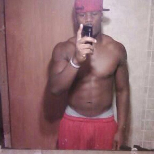 strongtemario's profile picture. Temario strong :/ play for the olemiss rebs #6 middle linebacker trying to make it big for my daugther in family