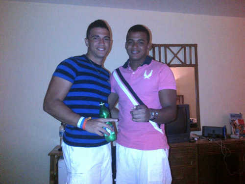 robertogmz17's profile picture. 