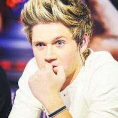 LatigableNH's profile picture. Tienes esa sonrisa ese único paraiso que puede hacer que le reze a Dios a diario con el fin de que la conserves para NH 1D