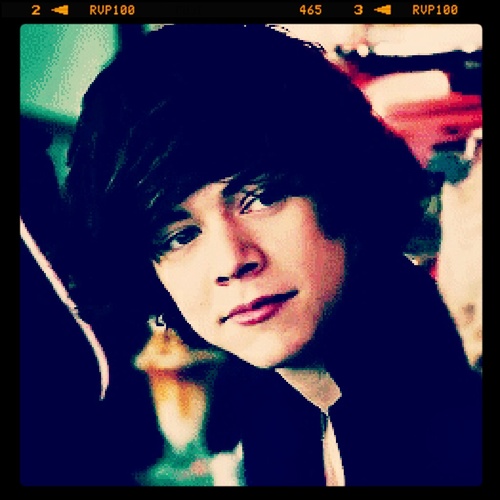 i love to listen to music and ignored the damn world and the damn boys who don't love you back :-(