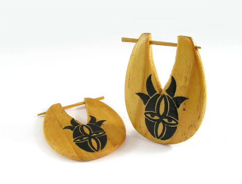Thaimaker handmade wooden, pearl, beads, stone jewelry on Etsy  
http://t.co/vAamr0nd