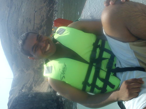 soy un chicoo tranquilo qu ele gusta salir q caminqr y conocer distintos lugares :) jejeje