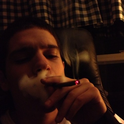 From Cleveland
Live Missouri
Class of 11 
Moberly Area Community College
6'2 COD enthusiast, Cleveland Indians &Browns, subwoofers, weed, loyalty, gooon