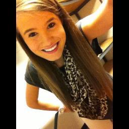 2schmexyforyou's profile picture. 