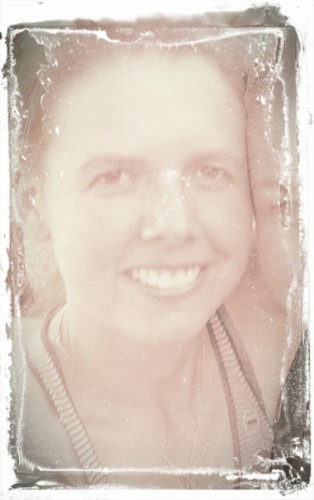 foodie, home renovator, crazy cat lady...wading through the mud, uncovering the gleam...