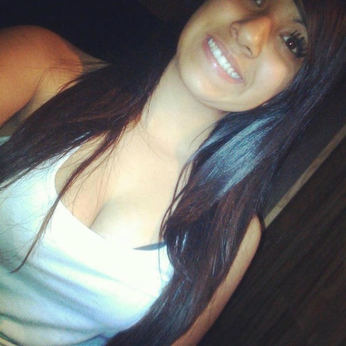 you annoy me I'm gunna be a  bitch straight out dont get your feelings hurt ! ♥Instagram : Ayoooodiaz  Im about that Rave life HMU if you go