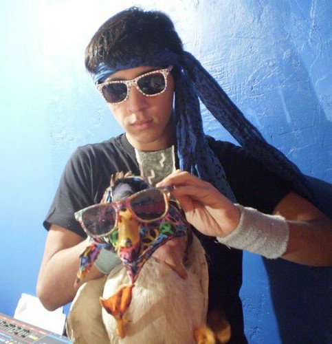 Im Duck Boy. I make Music and Dance videos.