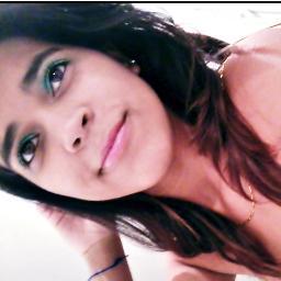 Pare de correr atrás, pare de se importar. Seja indisponível, desapegue. Pessoas gostam, do que não têm.