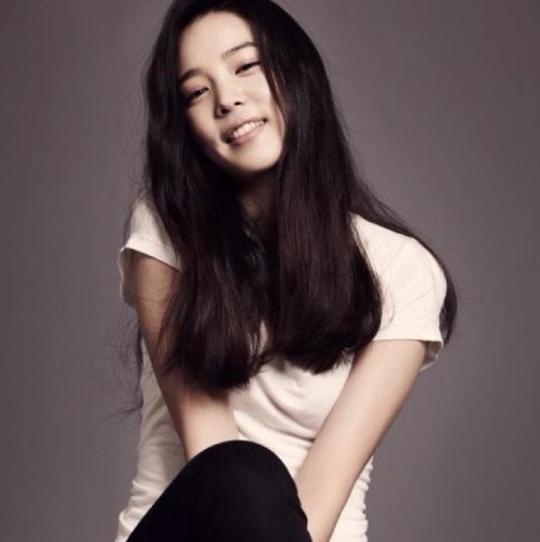 Yoonsoheeb's profile picture. *130124* SM소속 신인 여배우 윤소희 봇입니다! 실제 소희양과 유저는 관련이 없습니다. 오로지 팬서비스를 목적으로 활동합니다. 팬분들은 친해지면 맞팔합니다