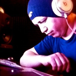 I'm a dance music producer. #EDM https://t.co/2mpJJnARgT https://t.co/wba5PoNOiF