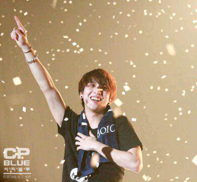 Hi~!! I'am Jung Yong Hwa , leader from CodeNameBlue [fake account] #nofam