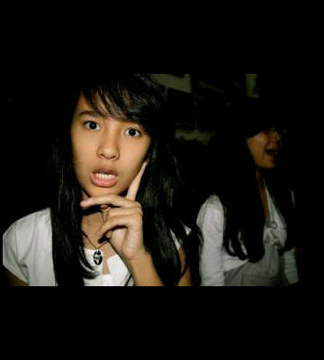 I'm seventeen years old .. I'm from Magelang .. if you want to be my friend ... just follow me ....