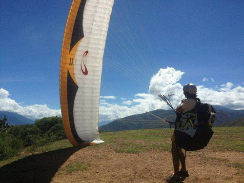 Piloto de parapente, profesional