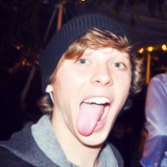 conta reserva etc amo vcs @EmblemThree