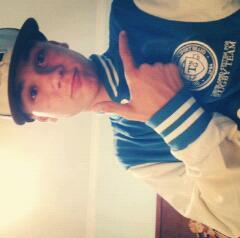 quefodapedro's profile picture. Sou um garoto e fã do @justinbieber , problema?