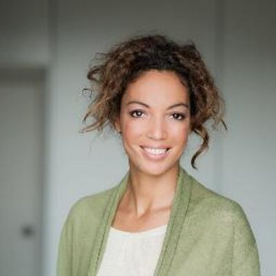 Dr Med Mariam Omar Lidkorrektur Oberlidstraffung Unterlidstraffung Augenfalten Entfernen Lachfalten Entfernen Krahenfusse Entfernen Tranensacke Entfernen Auf Jedes Gebiet Kann Man Unter Anwendung Chirurgischer Oder T Co M3xmvpguge