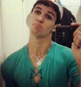 - Garotin ousado 17 anos,  educado , sincero. Sou jogador da base do Juventus Clube s2  /  Saber mais ? SEGUE *;