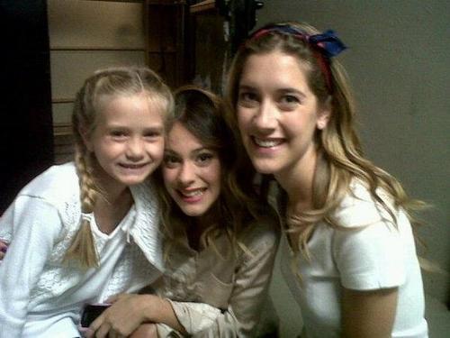 @TiniStoessel Llego A Mi Vida El 31/12/2011 Ese Dia Todo Cambio. ♥Te Amo Tini♥

♥Tinista, Smiler, Selenatika, Belieber, Clarinatica ♥Violettera♥