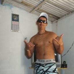 amo ficar em casa quando to sozinho gosto de jogar pent bou