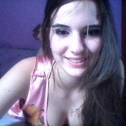 Eu sou legal, sou carinhosa, sou conselheira, sou fofa, meiga e amigável. E também sei ser ignorante, irônica, chata e insuportável (: