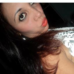 Eu me esforço tanto pra ser como eu sou, e fica todo mundo querendo que eu seja como eles.