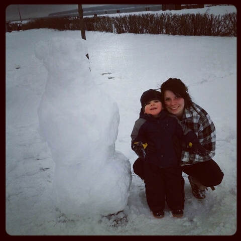 is a mother to two handsome little boys , sethspooney&cohenphillips :)