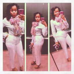 Im just a young lady who is living everyday of my life like its my last ! BESIDES , i couldnt describe myself in 160 characters anyway ! :)
