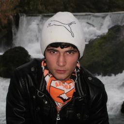 cngzhanevlksz's profile picture. şarkılara neden parça deniyor biliyor musun ? çünkü ihtiyaç duyduğunda eksik olan yanını tamamlıyor..