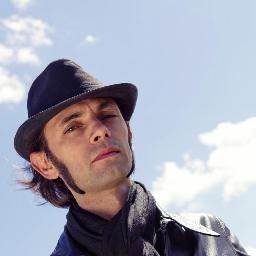 quando riuscirò a sintetizzare la bio in 160 caratteri lo farò.