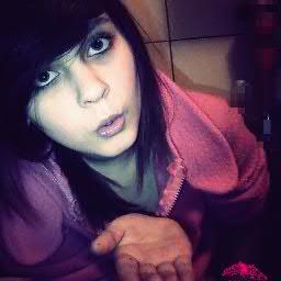 My name is Claudia,)) i'm Belieber, Saszantors and Directioners ; )