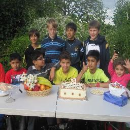 Hi I'm Mahdi and i am from Manchester and i support Manchester united and i love football.