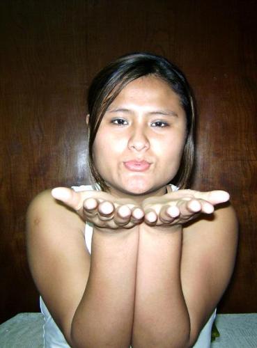 s2JhuviTza's profile picture. 