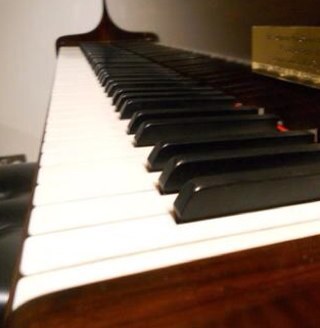 IRefuseToSink3's profile picture. Hold on little girl, cause the end is soon to come. 
I follow back :)