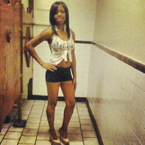 i aint stuntin these niqqas , i aint stuntin these bitches :)