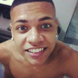 Eu queria mesmo é ser um anjo para poder te acompanhar onde quer que fosse, te proteger de toda a maldade do mundo e poder te vêr dormir. @duduzinhomc .. ❥