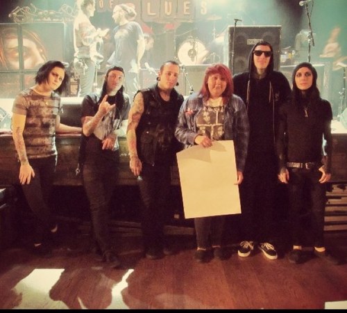 Paulitaaaa_'s profile picture. Paula. piercings. Motionless in white. La dispute. bleeding through. thats all c: