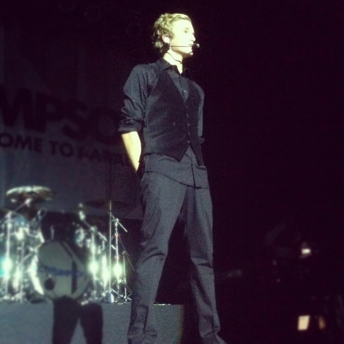 I really want Cody to do the opening act contest in America. help me out?
Other account: @FiddlestickFlo