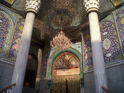 قال الامام علي ( عليه السلام ) حزني على مدى الايام طويل وعيني على [ الاحباب تسيل ] ابكي اذا فارقتهم يومافكيف اذا كان الفراق طويل!
انستغرام bentalshmali