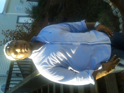bio hmm chill laidback like to chill have fun and other side is about biz like to network and make things happen