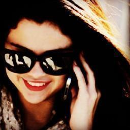 Directioner Selenator Belieber Latina! Que mas puedes pedir? :)