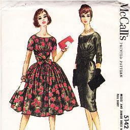 A lover of vintage dresses, champagne, fabric and sewing.