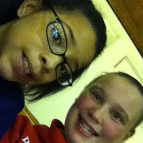 i luv 2 play basketball and i luv dogs thats what i want to be is a vet.