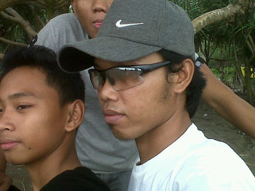 aciplaksono's profile picture. Aku suka kesederhana,an.... ketekunan,ketlatena,kesabaran dan ke'uletan kunci keberhasilan...kegagalan adalah awal menuju kesuksesan..