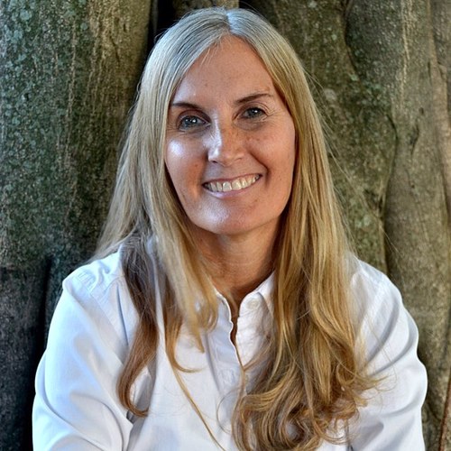 Former journalist and author of Kiss and Tell, a book about women's sexual desire. Recently moved from West Palm Beach, Florida back to my home state of Texas.