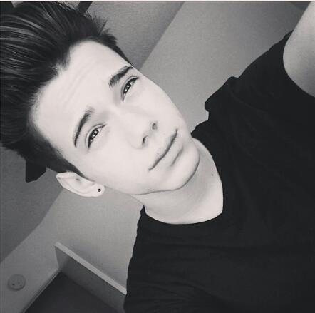 Hi Guys Cam's Here ,I love ONE DIRECTION ok bye bitches :) xoxoxo( Dancer)