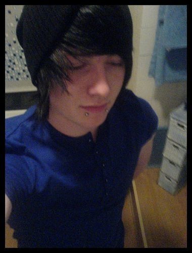 fauxyguyfaker's profile picture. Back up for @fauxybritguy