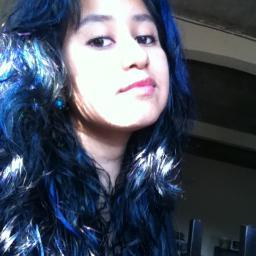 soñadora pero objetiva, alegre y paciente. Ingenua, sin embargo muy segura de lo que soy, y quien quiero ser   C: