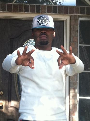 Peep Game Money ova bitches Bitches ova niggas N myself b4 all dat shit! R.I.P to my nigga @NuttDizzy nd Dre Scoop
